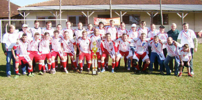 Lafa entrega premiação do campeonato