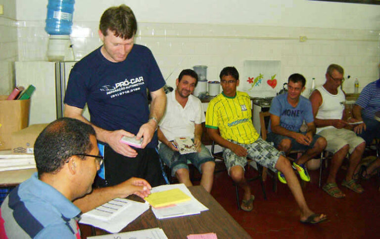 Lafa convoca reunião