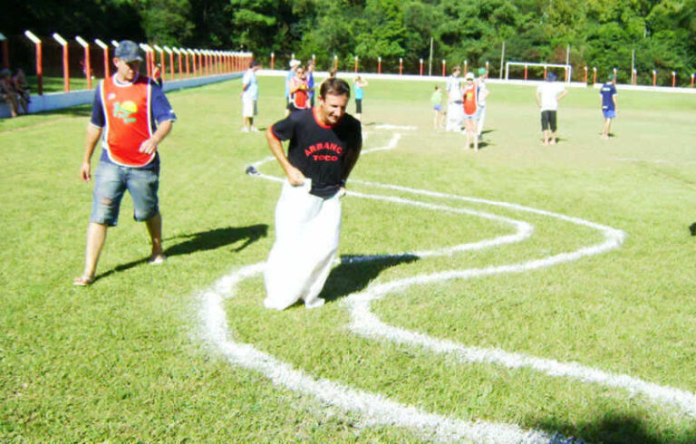 Travesseiro organiza festa dos 20 anos