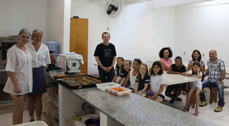 Alunos aprovam novo refeitório da Escola Bela Vista