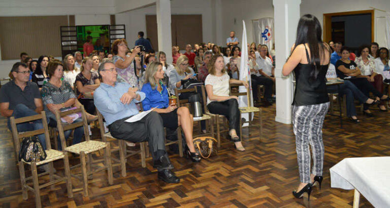 A liderança deve começar dentro de cada uma