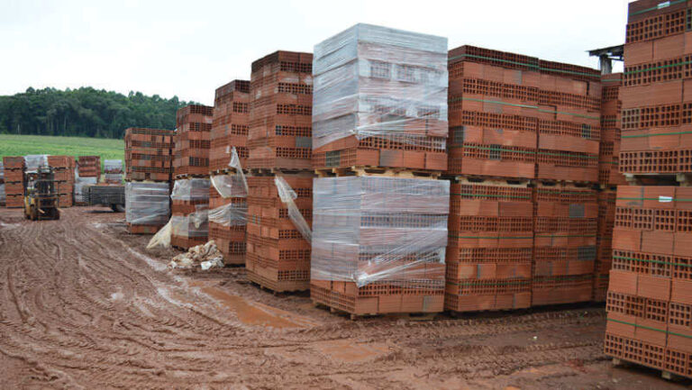 Setor de cerâmica amarga queda nas vendas