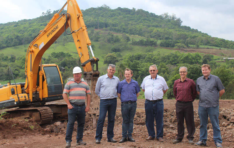Inicia terraplenagem do Complexo Avícola da Cosuel em Palmas