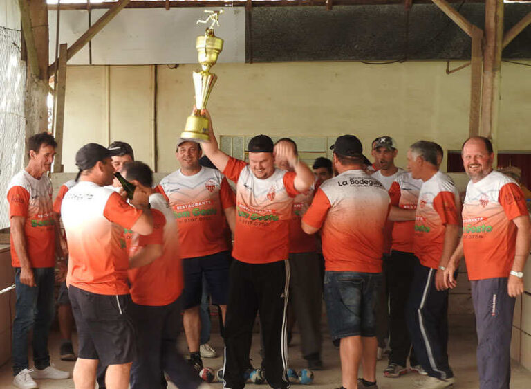 Jantar-baile da bocha em Linha 32