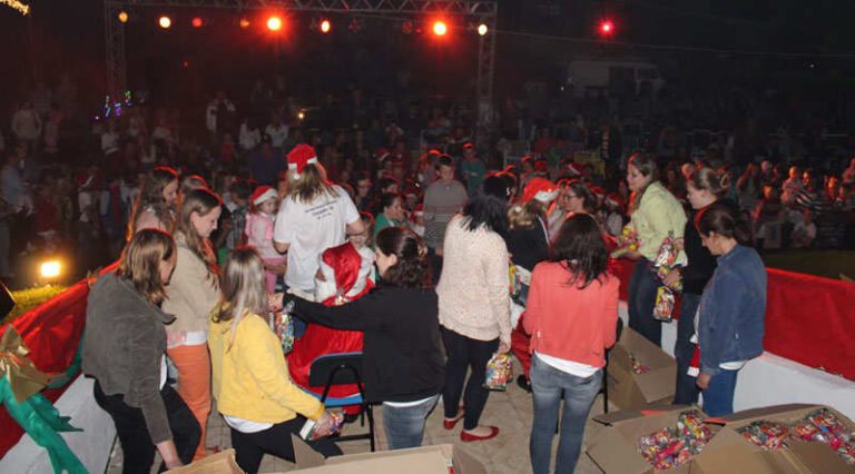 Travesseiro realiza noite de Natal