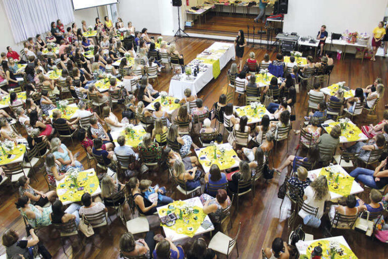 Evento em homenagem às mulheres reúne cerca de 350 pessoas
