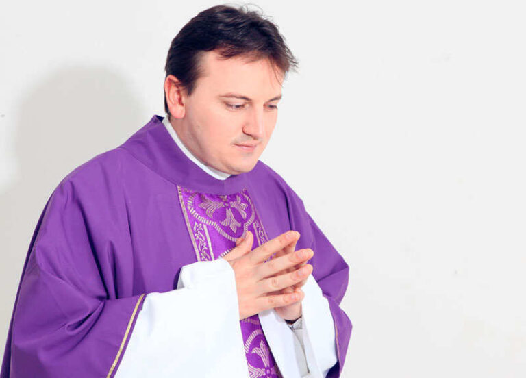 Padre Ezequiel Dal Pozzo: “Vazio interior se preenche com amor e não com produtos”