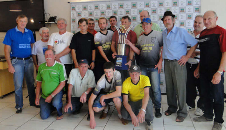 Troféu de campeão para São Miguel
