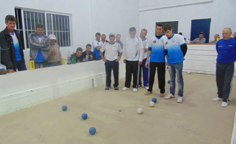 Bocha Noturno com jogos semifinais