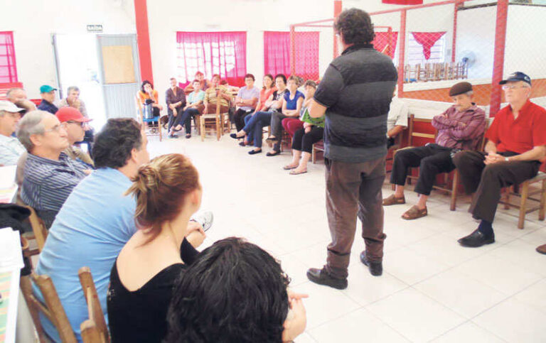 Mutirão da Esperança Camponesa alerta agricultores sobre doenças