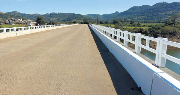 Ponte com nova pintura