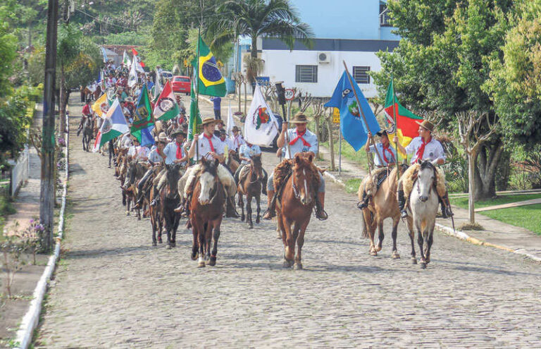 Cavalgada Região dos Vales encerra caminhada domingo em Dois Lajeados