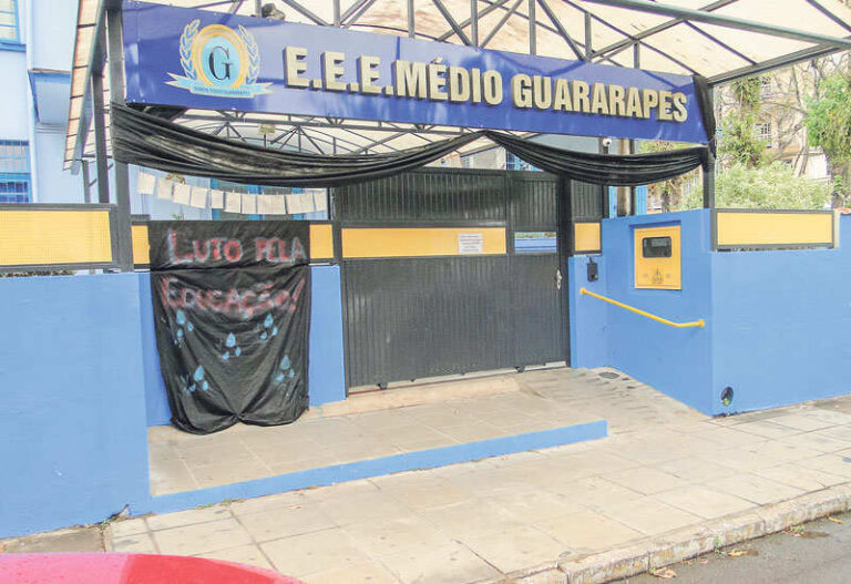 Paralisação reivindica pagamento em dia