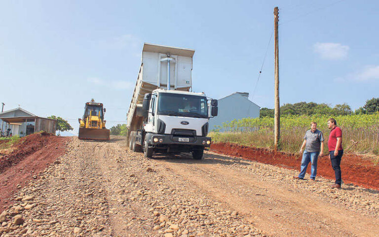Rua interliga loteamentos