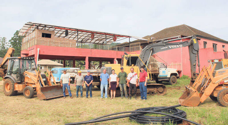 Comunidades do interior recebem novas redes de água