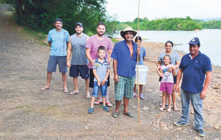 Comunidade reivindica rampa de acesso para embarcações