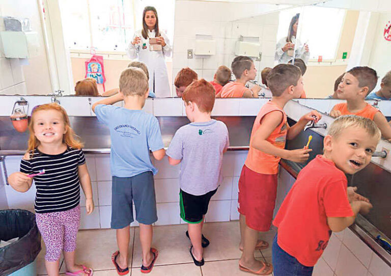 Emei promove saúde bucal