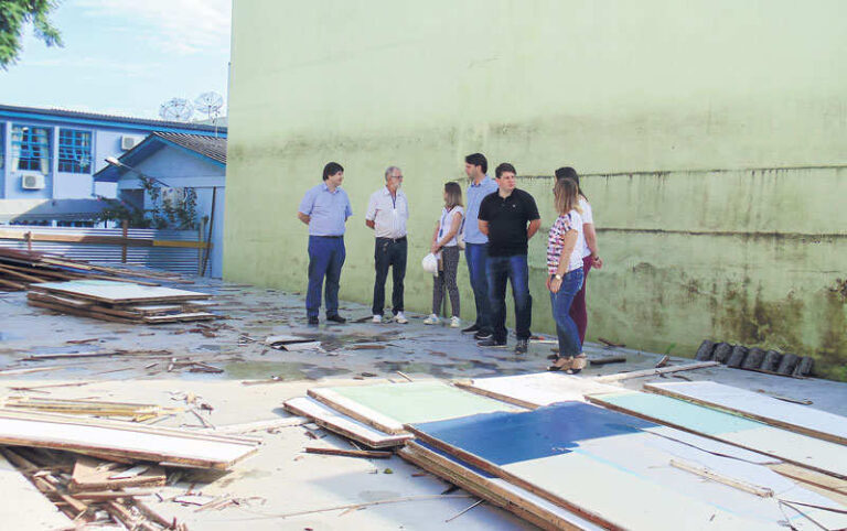 Obras emergenciais mudam o visual da escola estadual
