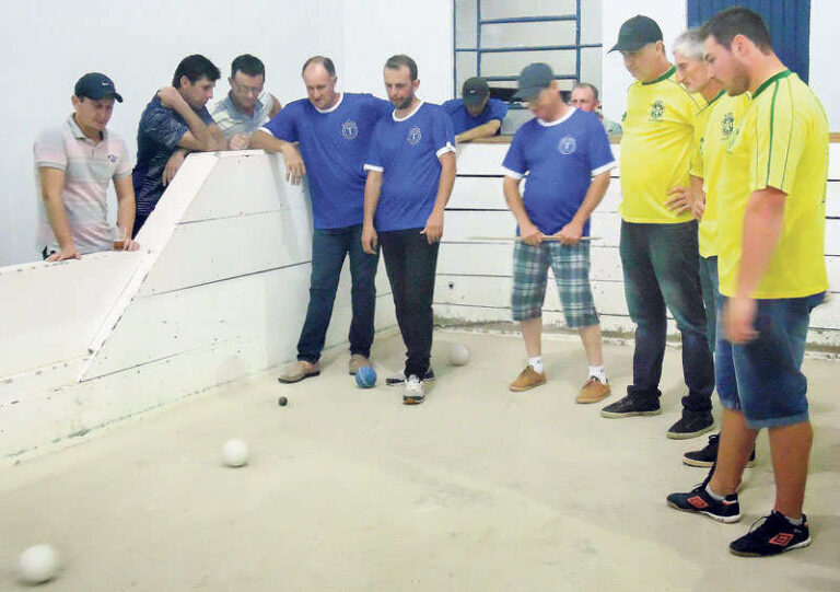 Bocha Noturno inicia jogos das quartas de final