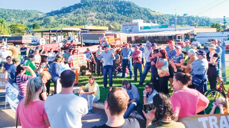 Falta de combustível afeta serviços municipais