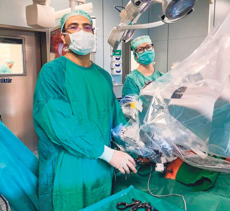 Urologista busca especialização na Alemanha