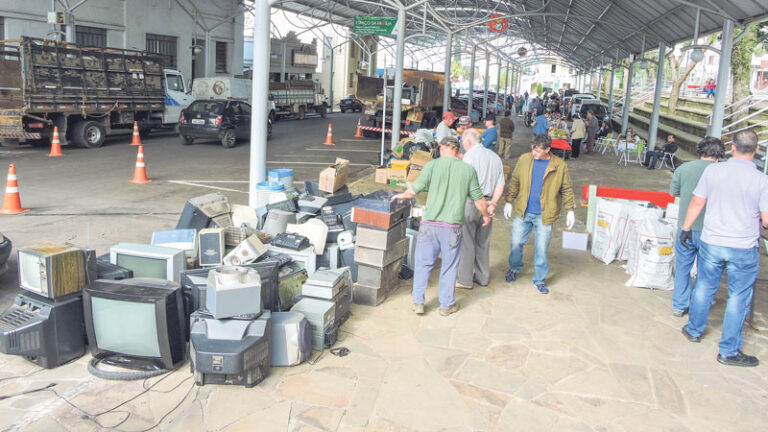 Município realiza ações de promoção à limpeza urbana