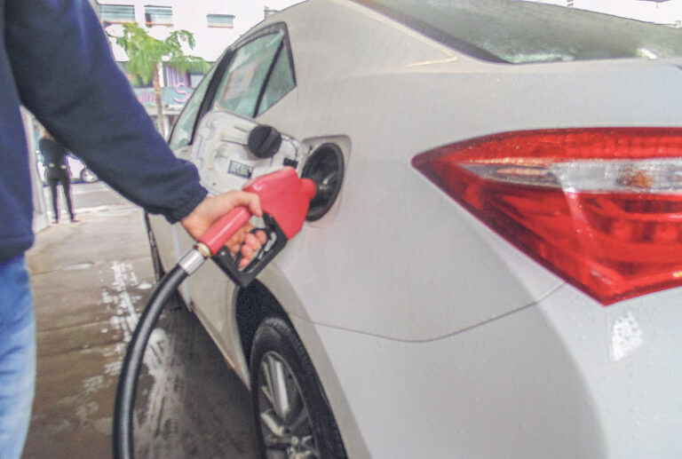 Preço da gasolina cai até R$ 1 por litro em Arroio do Meio