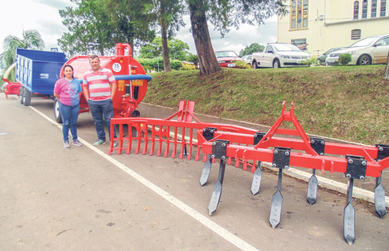 Agricultura de Pouso Novo recebe equipamentos comprados com verba federal