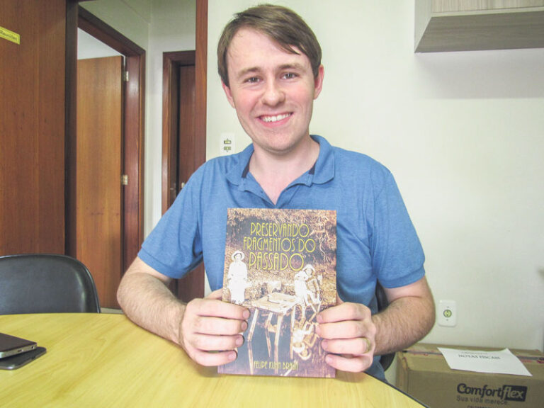 Escritor e historiador divulga viagem para a terra dos imigrantes