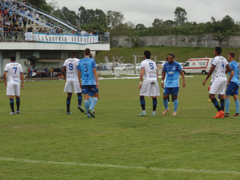 Lajeadense enfrenta o Esportivo valendo vaga pela Divisão de Acesso