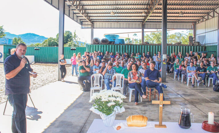 Secretaria de Obras revitalizada é entregue a servidores, em celebração de Páscoa