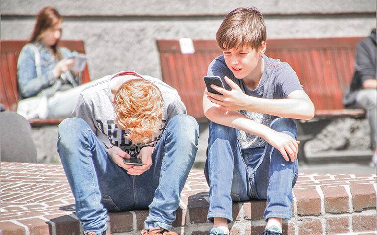 Viral entre público jovem reabre a discussão sobre os desafios propagados na internet