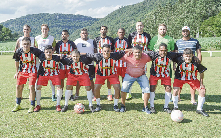 Semifinais ocorrem sábado