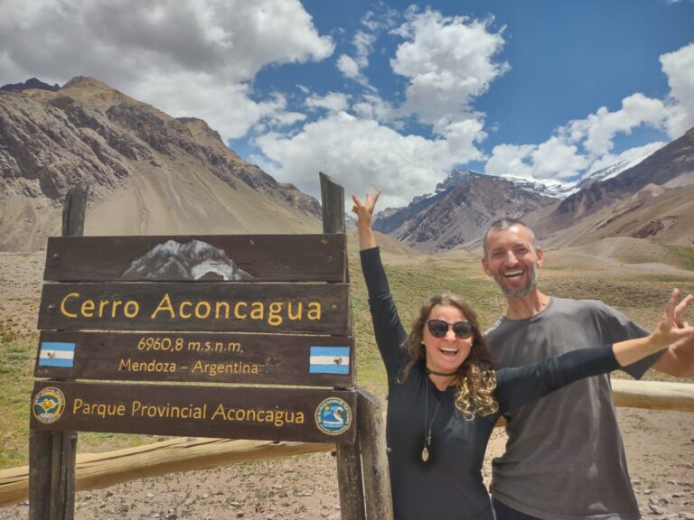 Casal de Arroio do Meio constrói “casa” em jipe e viaja em jornada espiritual
