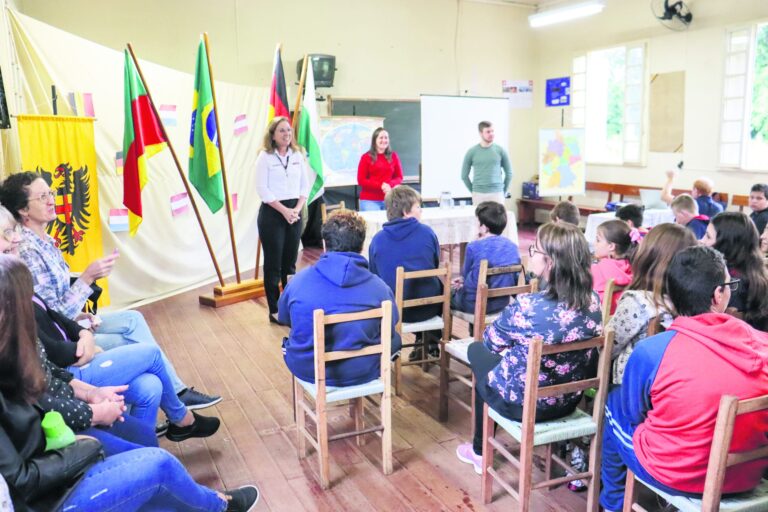 Escola de Forqueta ensina alemão há 35 anos e instiga alunos a aperfeiçoarem idioma