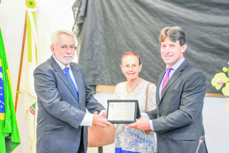 Marco Aurélio Lima Trindade recebe título de Cidadão Marquesouzense