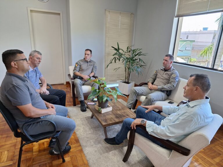 Executivo de Arroio do Meio recebe novo comandante da Brigada Militar