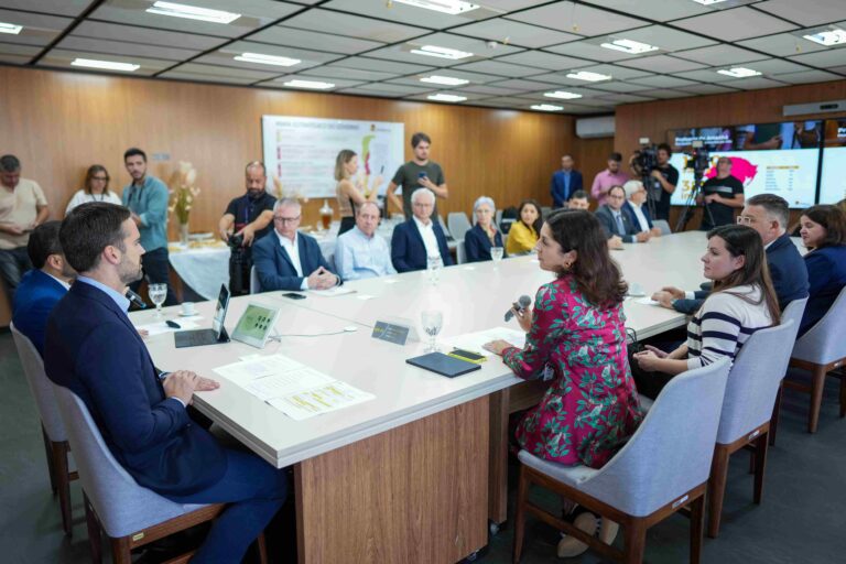 Encontro entre Governo do Estado e reitores marca oficialmente o início do programa Professor do Amanhã