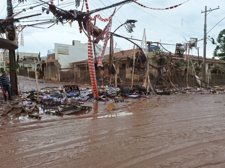 Defesa Civil de Arroio do Meio orienta a população