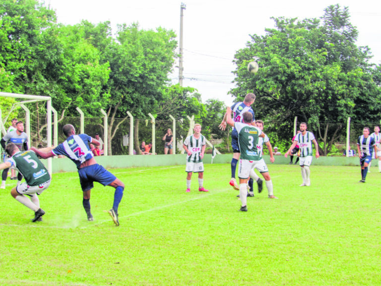 Campeonatos de futebol e bocha parados e sem data para o seu retorno