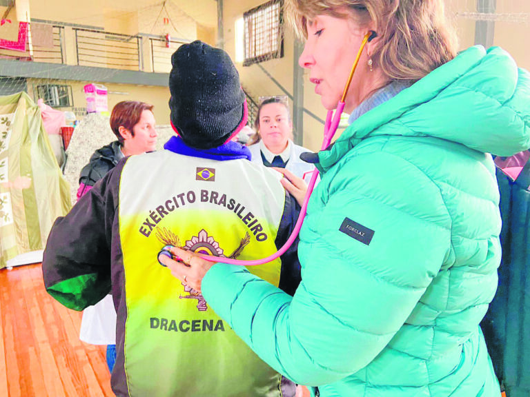 Em Arroio do Meio, profissionais de saúde atendem nos abrigos