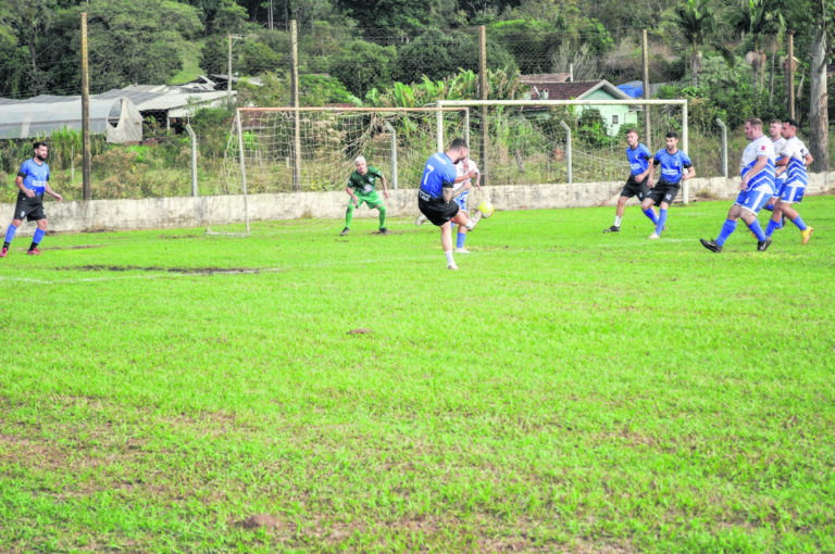 Municipal de Futebol 7 retorna com semifinais neste sábado