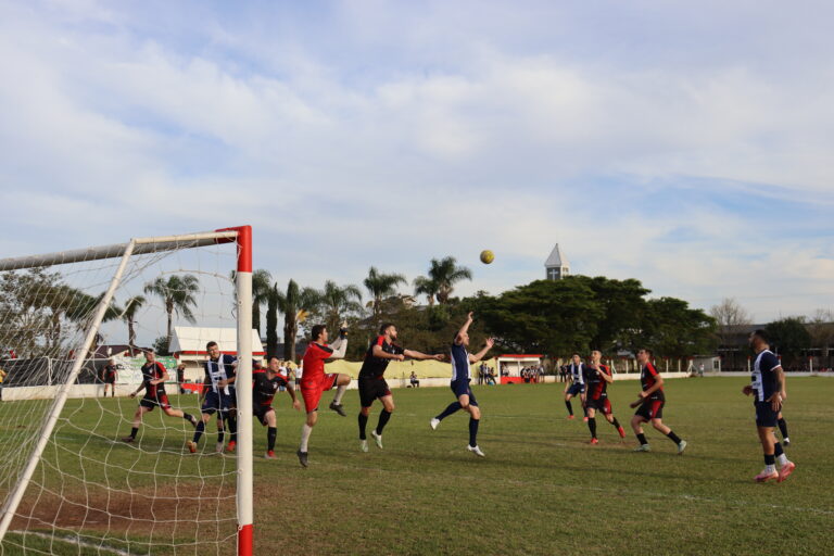 União, nos Titulares, e Cruzeiro, nos Aspirantes, abrem vantagem