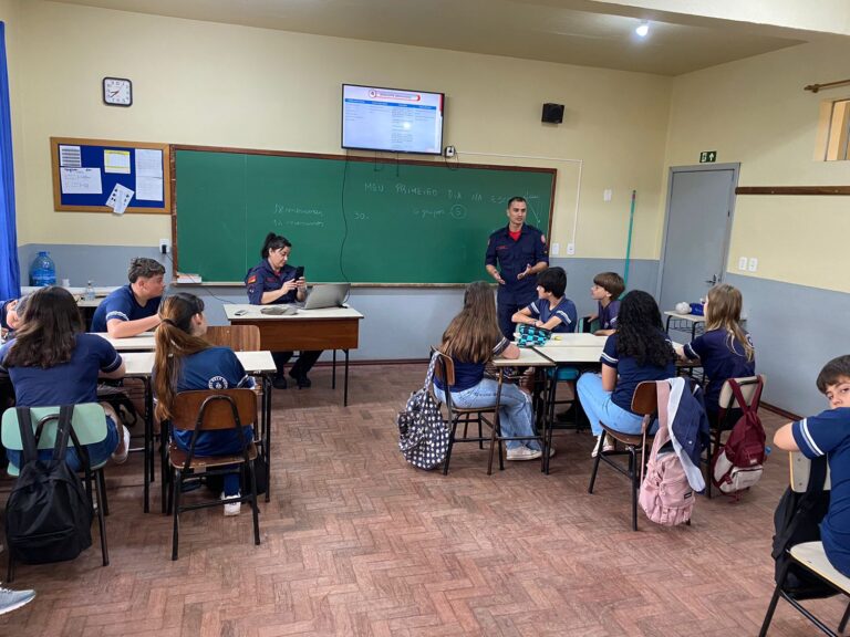 Corpo de Bombeiros promovem palestras em Arroio do Meio na Semana do Trânsito