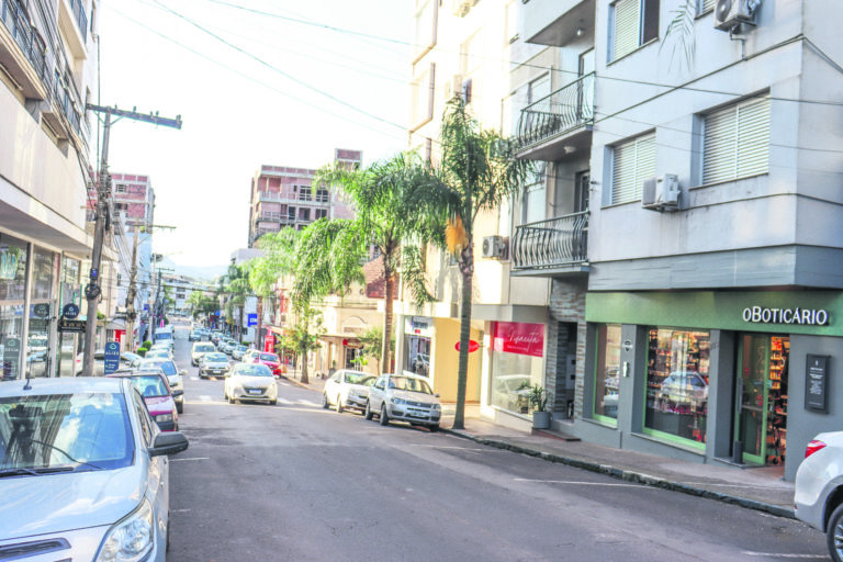 Feriados alteram funcionamento de serviços