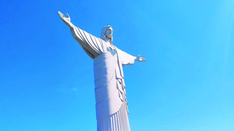 Cristo Protetor, símbolo de fé e turismo religioso