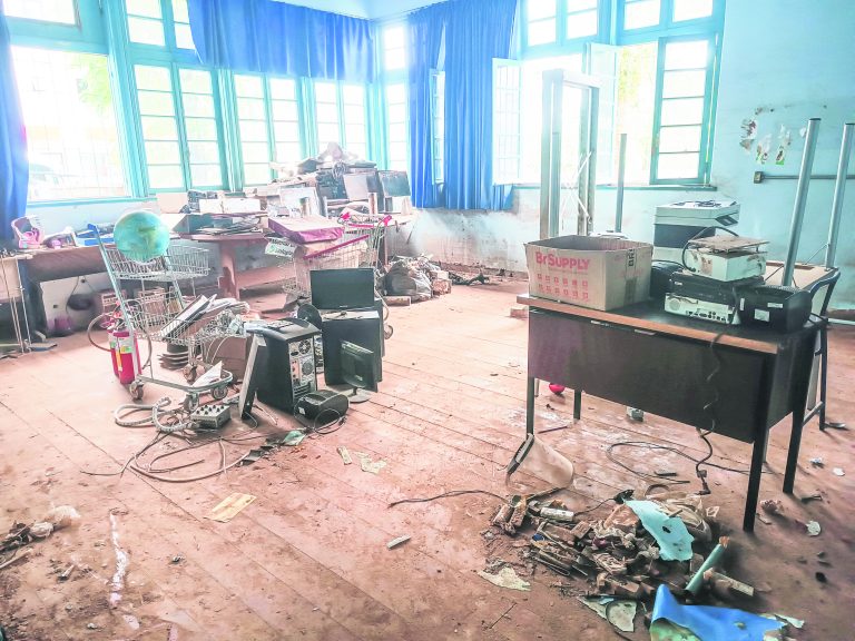 Secretária de Obras Públicas visita Guararapese anuncia o início das obras de reconstrução