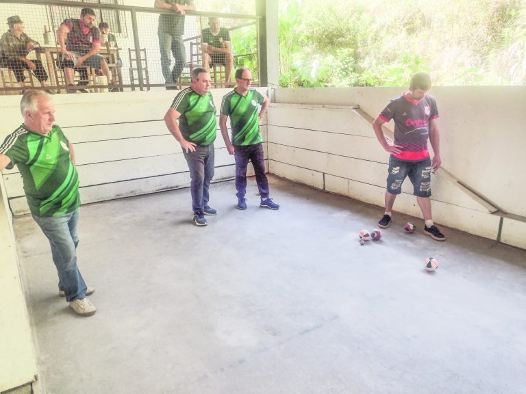 Liga de Bocha de Arroio do Meio organiza dois campeonatos de bocha