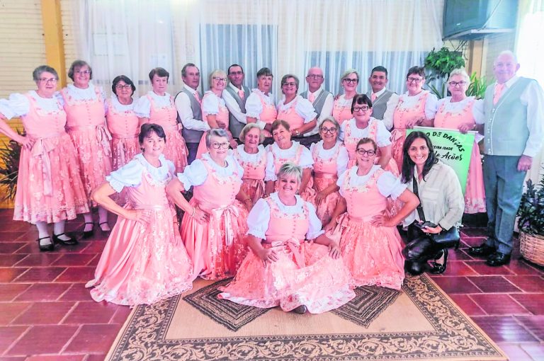 Encontro de Grupos de Danças envolve 15 municípios visitantes