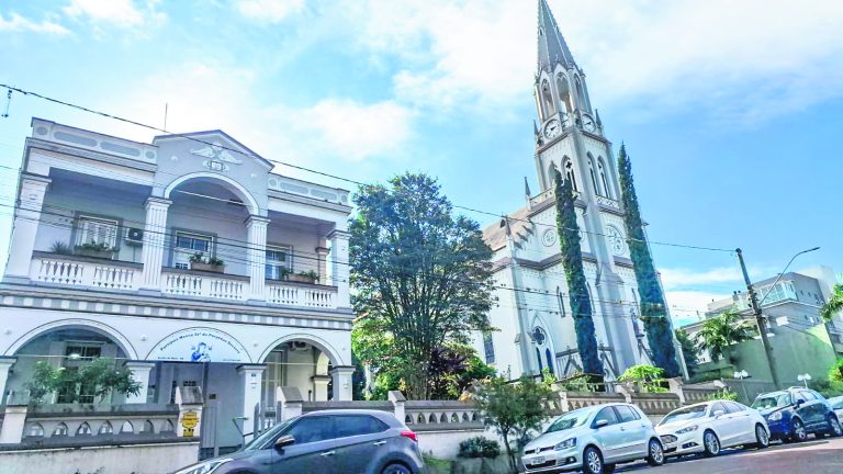 Festa da Padroeira é neste domingo com homenagem às comunidades